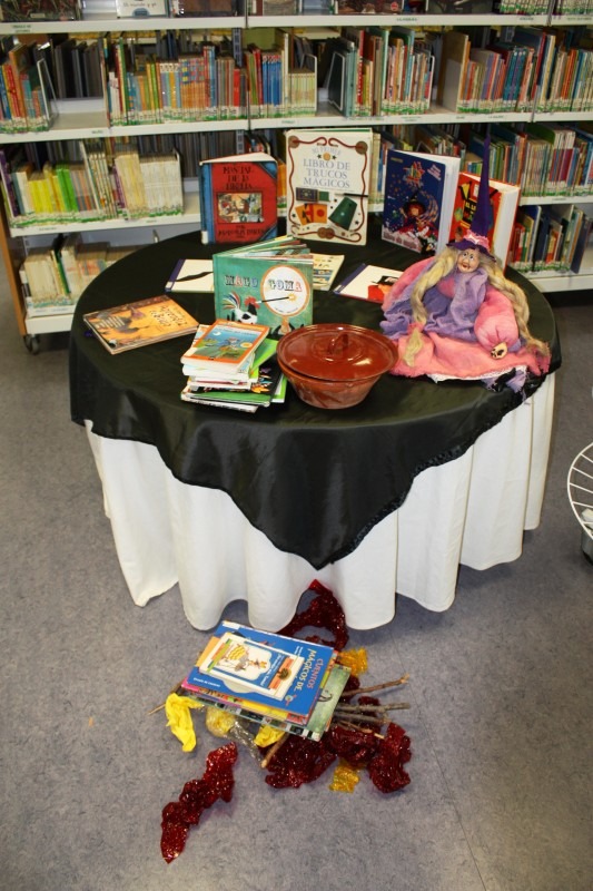 Libros sobre magia en las visitas escolares de la BPE de Zamora